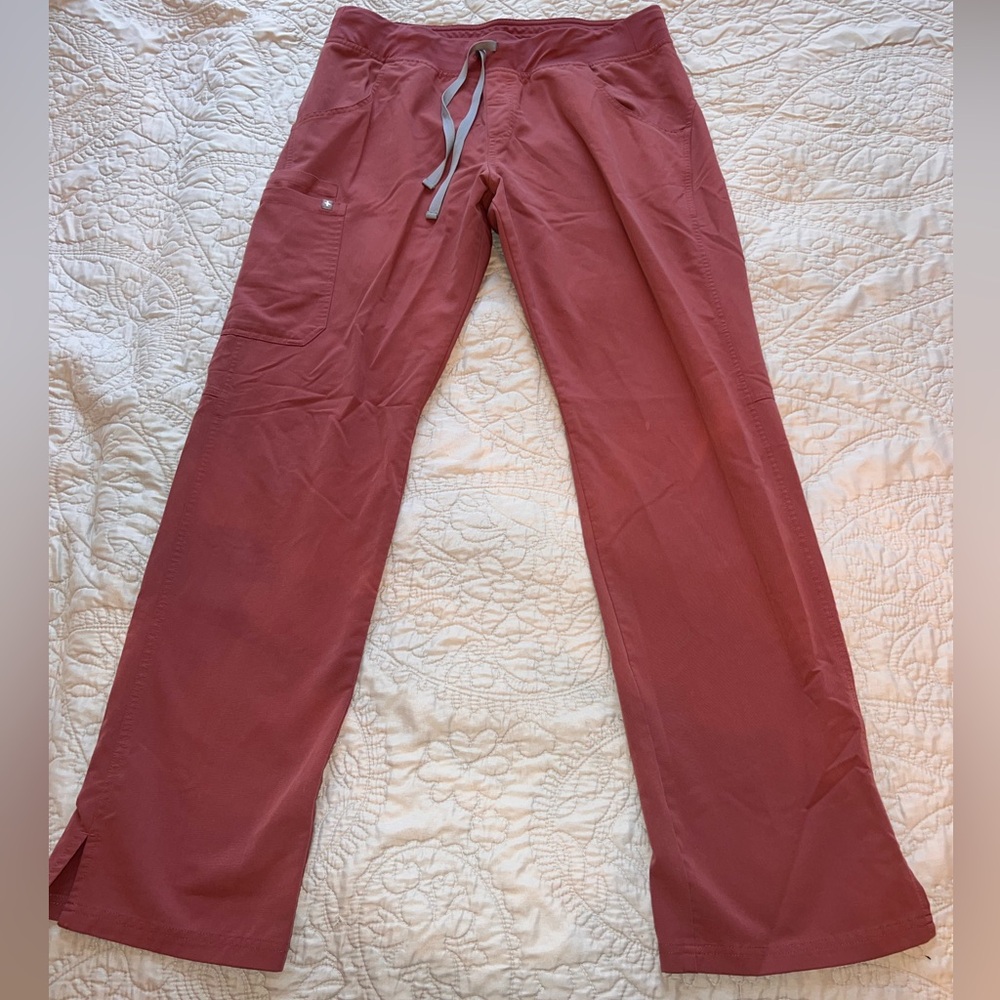 FIGS Women’s Mauve Kade Cargo Scrub Pants; Size L Tall